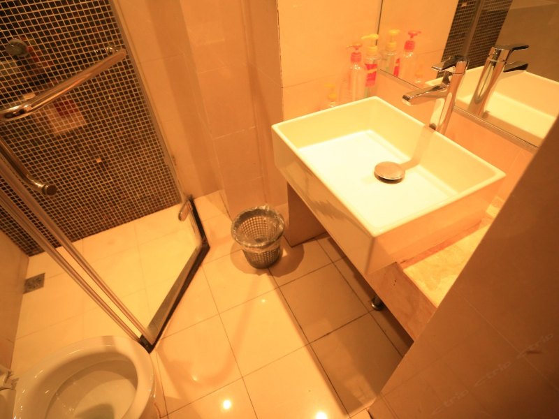 hotelPic