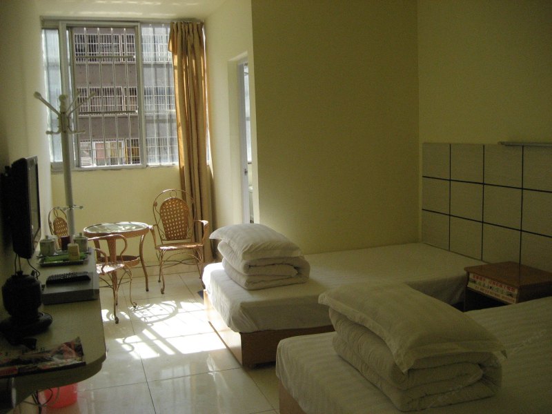 hotelPic