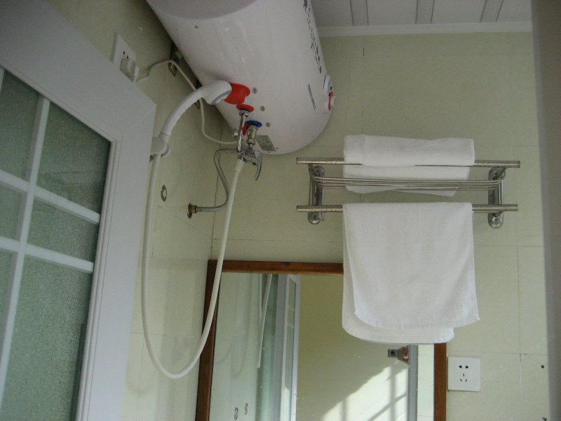hotelPic