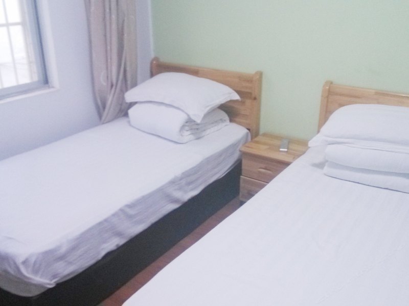 hotelPic