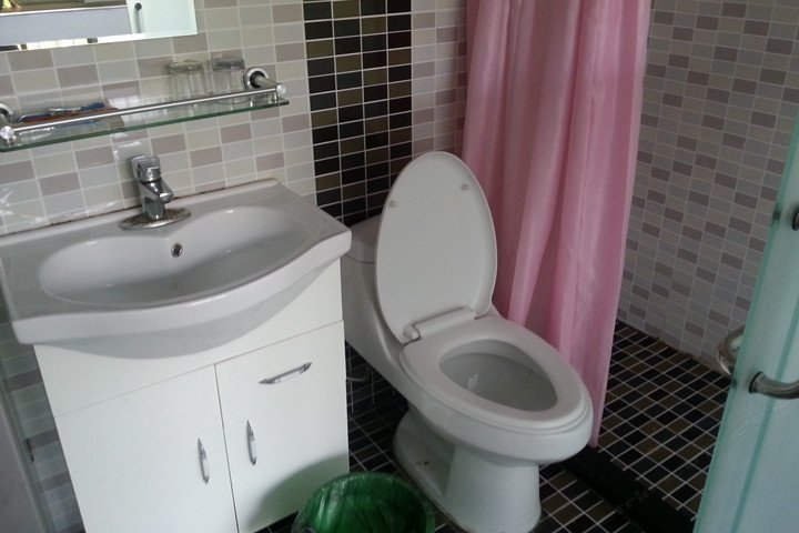 hotelPic