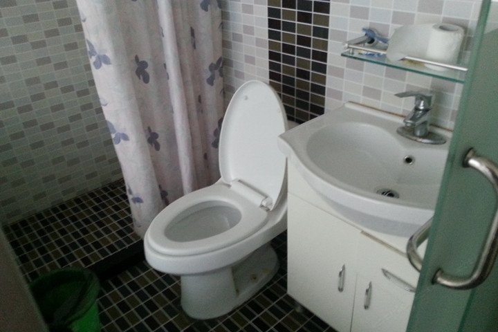 hotelPic