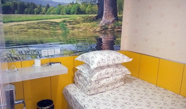 hotelPic