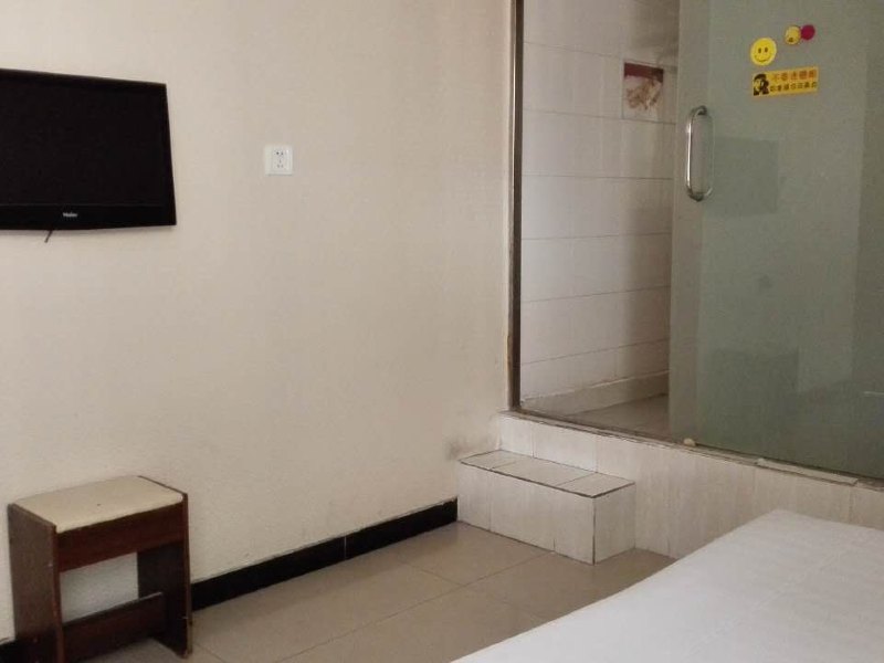 hotelPic