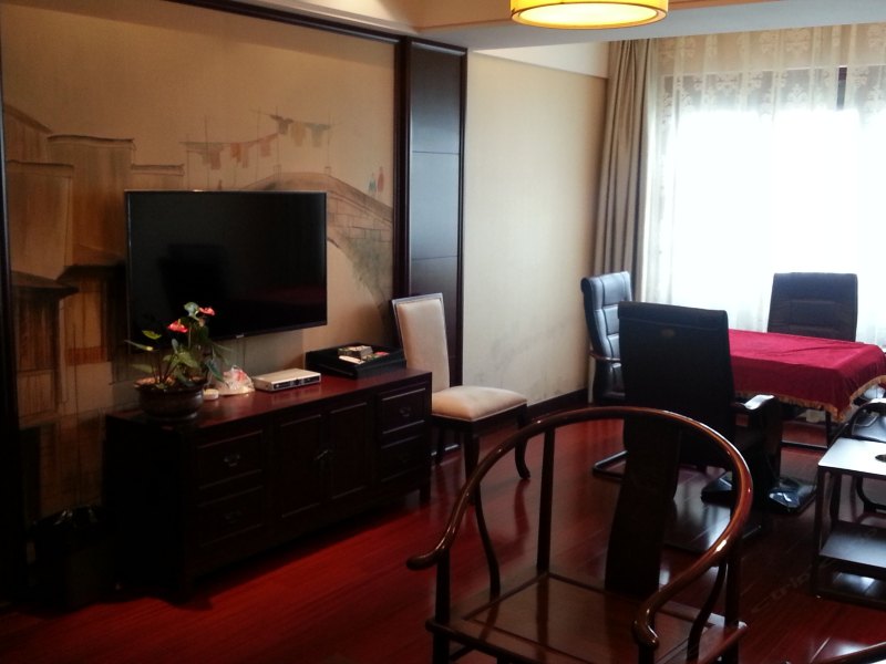 hotelPic