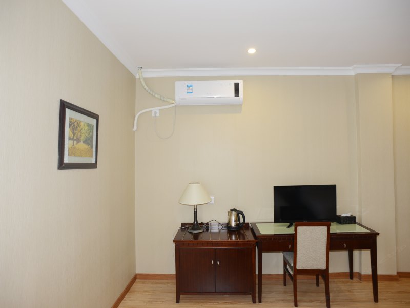 hotelPic