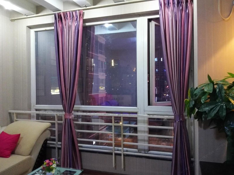 hotelPic