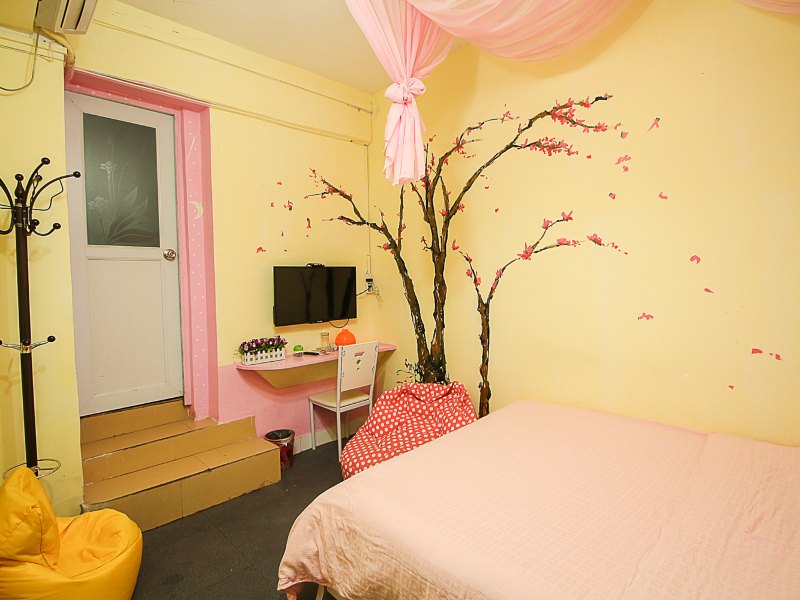 hotelPic