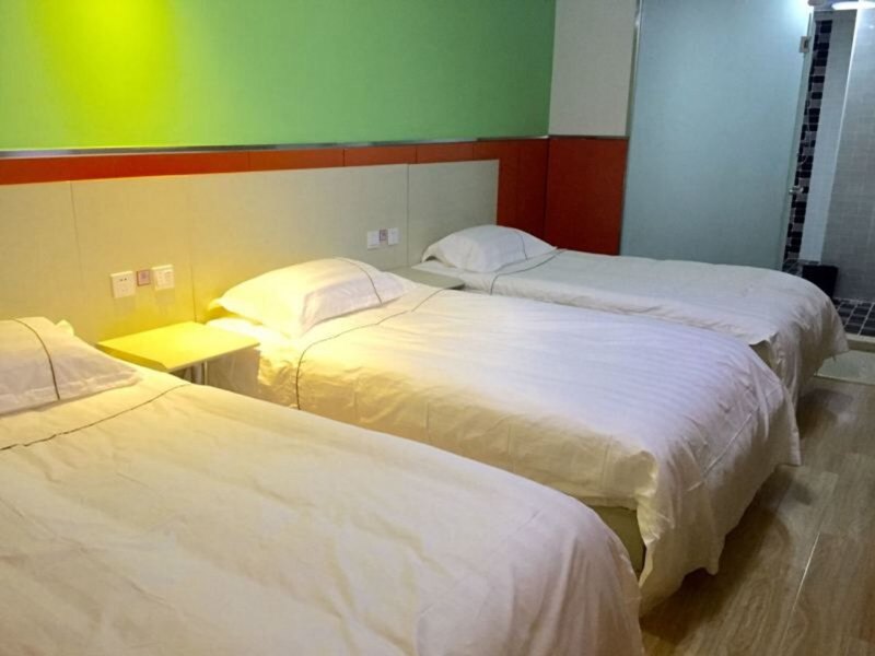 hotelPic