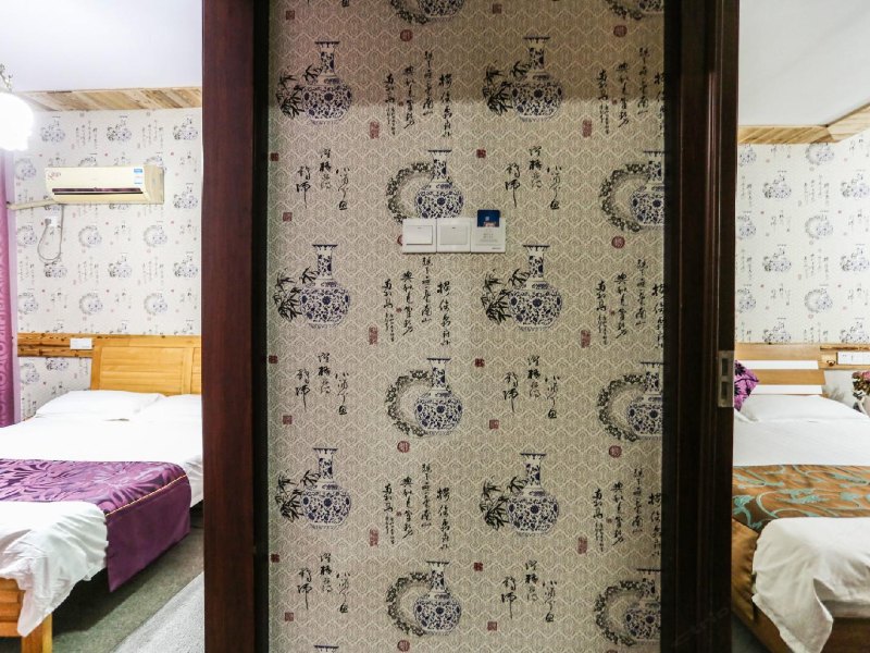 hotelPic