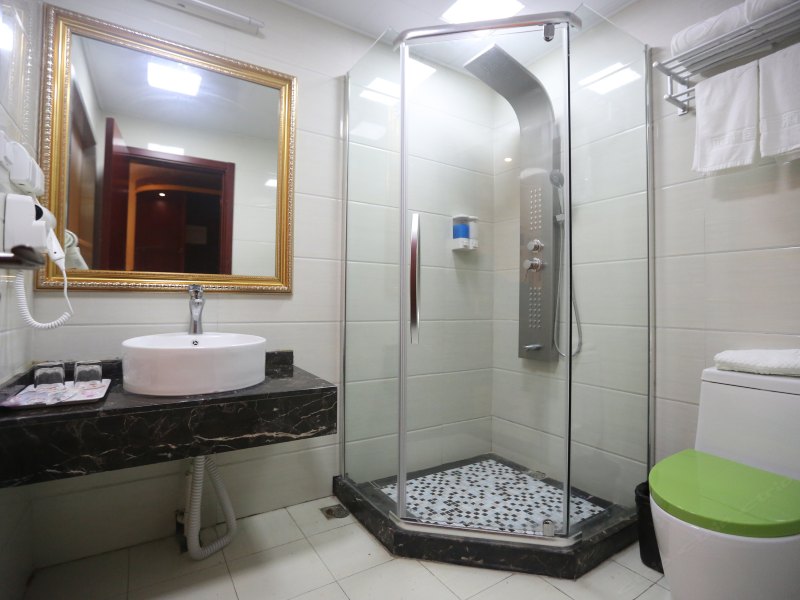 hotelPic