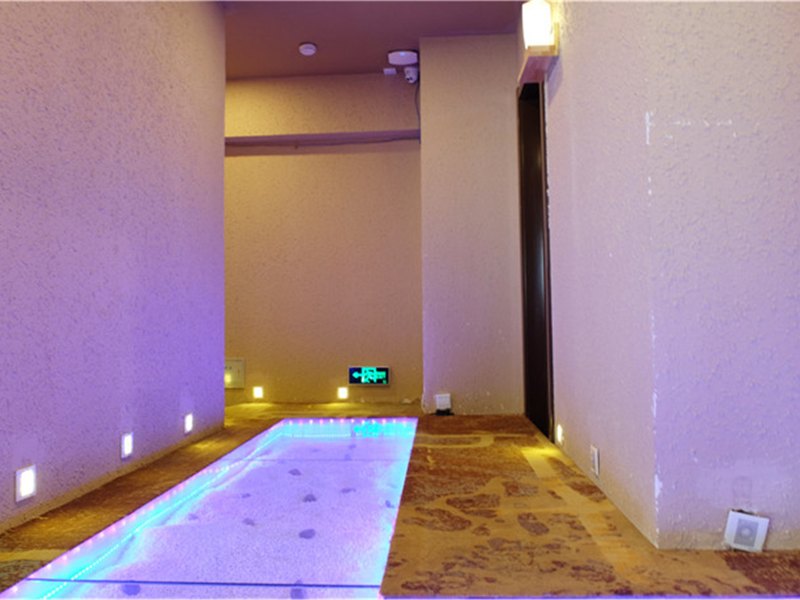 hotelPic