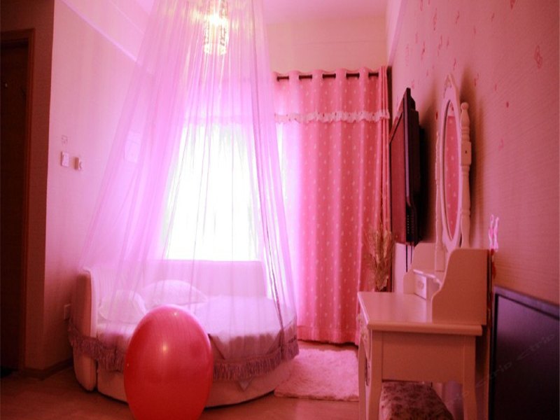 hotelPic