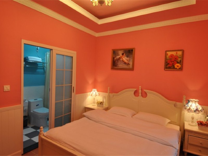 hotelPic