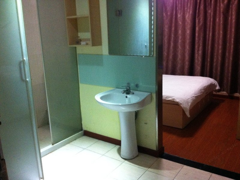 hotelPic
