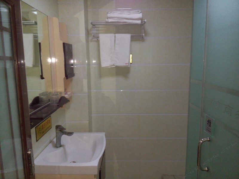 hotelPic