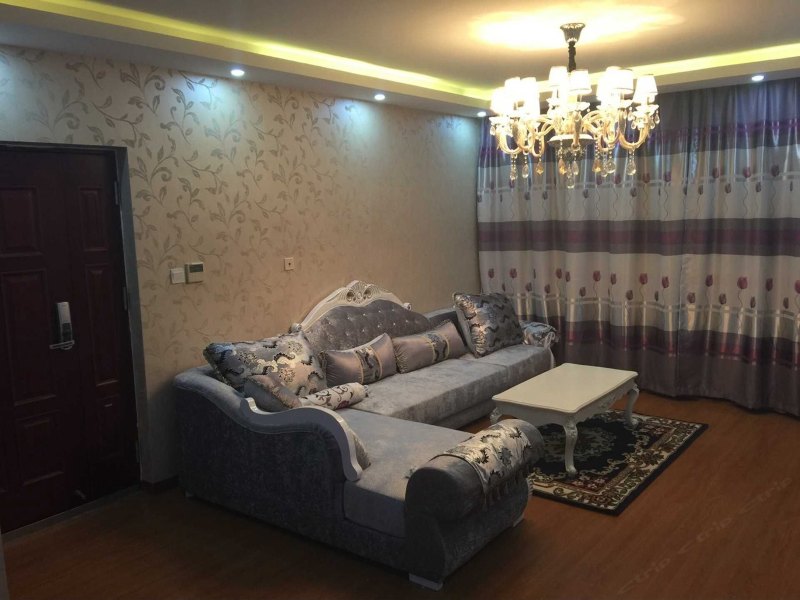 hotelPic