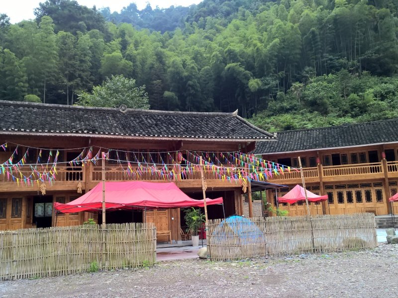 江口梵净山张家小院