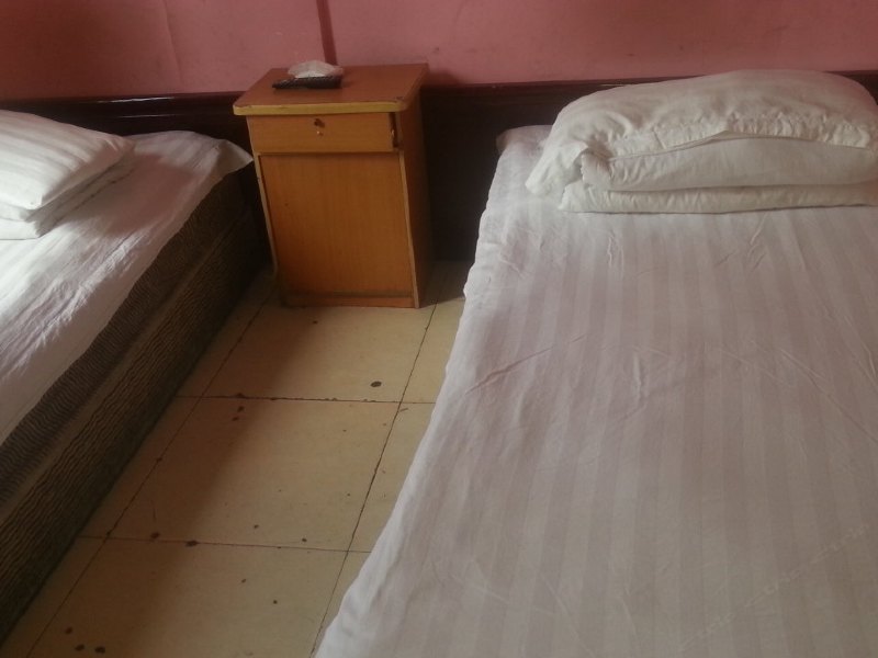 hotelPic