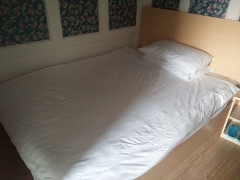 hotelPic