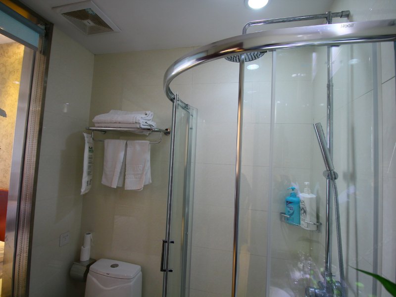 hotelPic