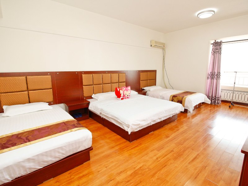hotelPic