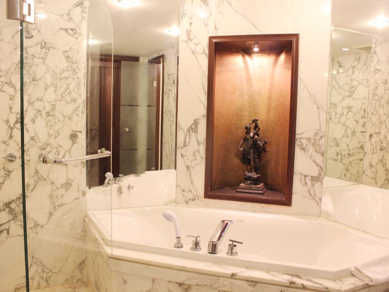hotelPic