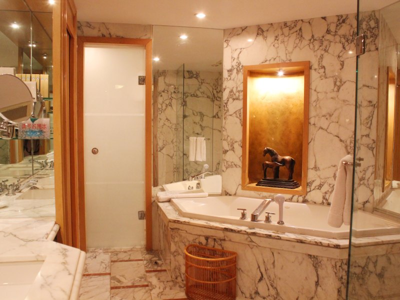 hotelPic