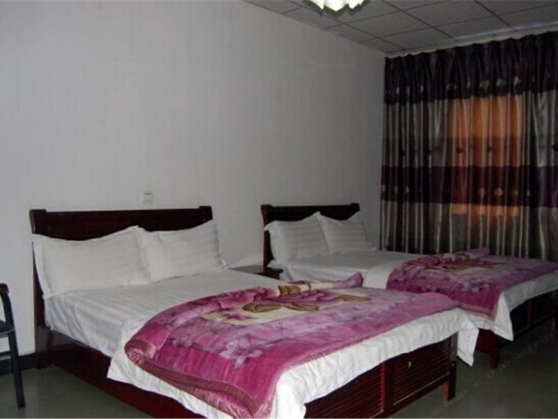 hotelPic