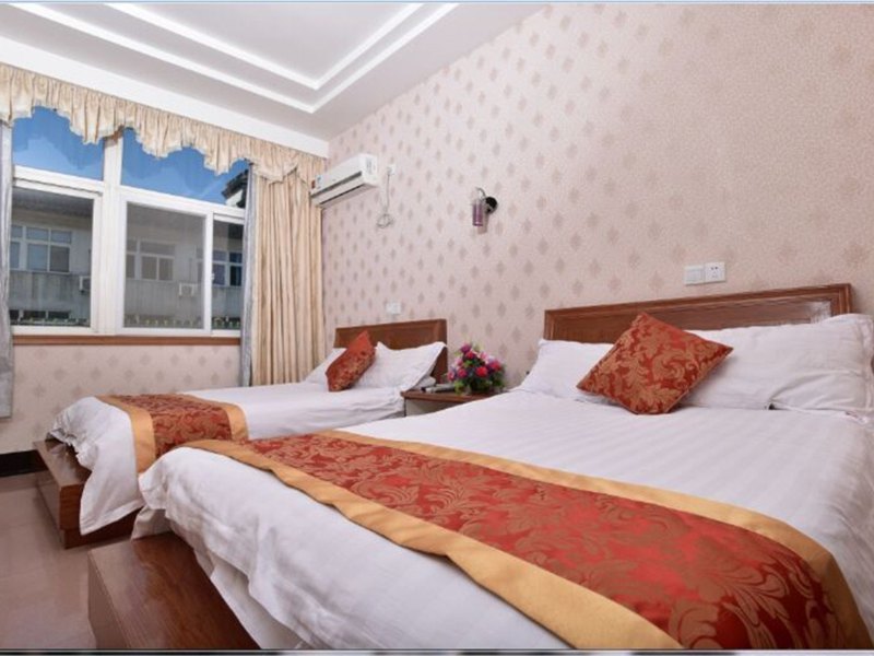 hotelPic