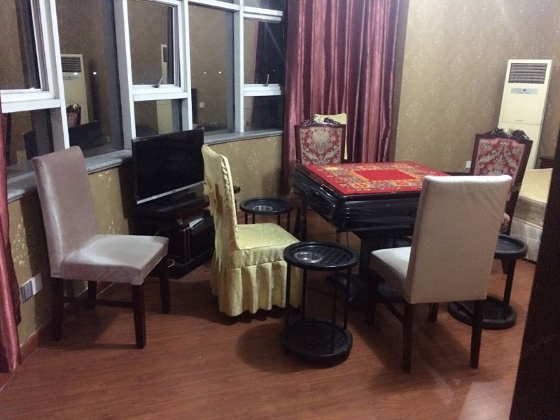 hotelPic