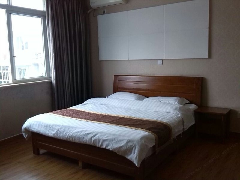 hotelPic