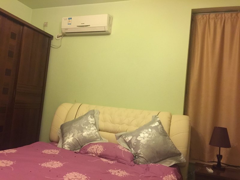 hotelPic