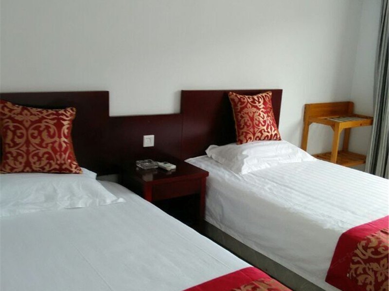 hotelPic