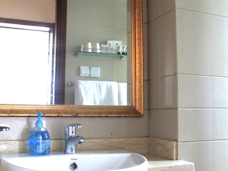 hotelPic
