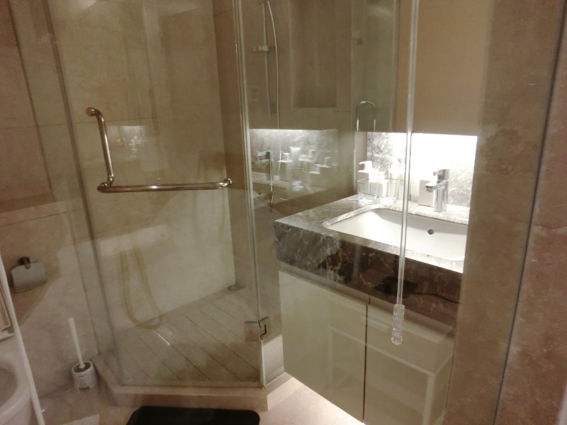 hotelPic
