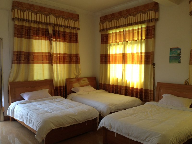 hotelPic