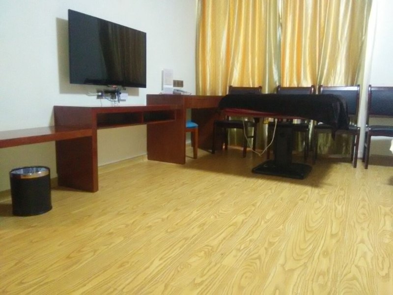 hotelPic