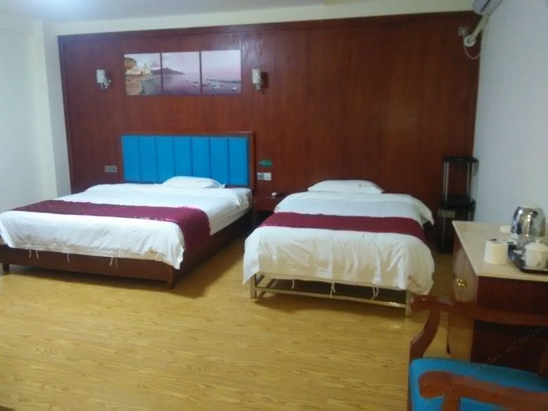 hotelPic