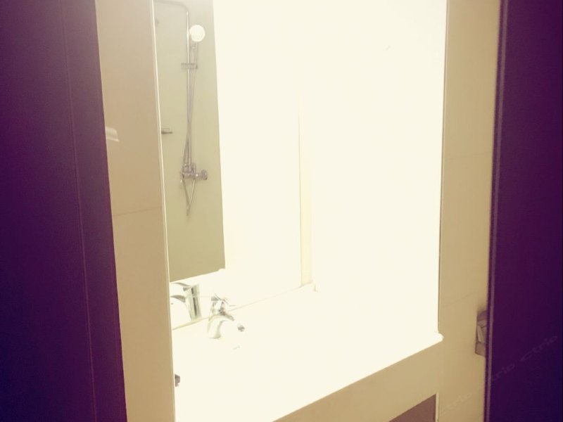 hotelPic
