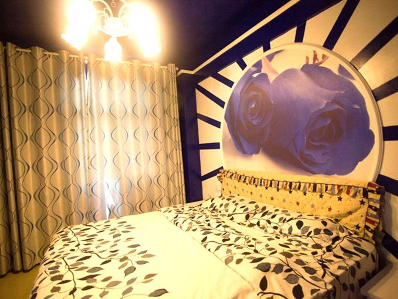 hotelPic
