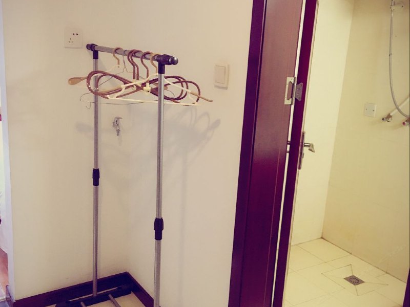 hotelPic