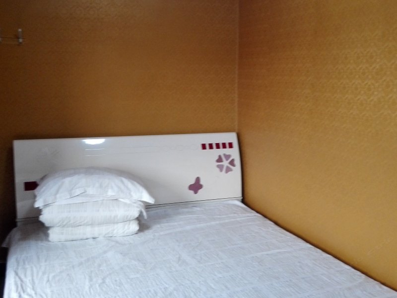 hotelPic