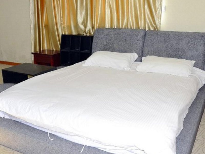 hotelPic