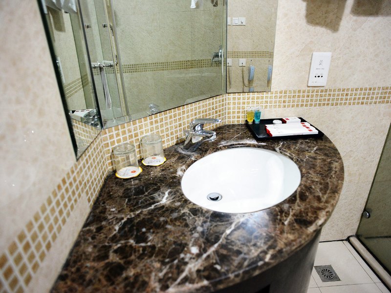 hotelPic