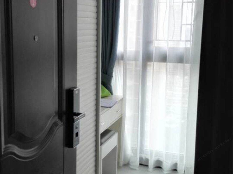 hotelPic