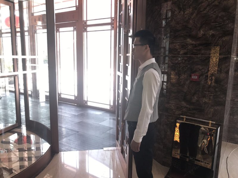 hotelPic