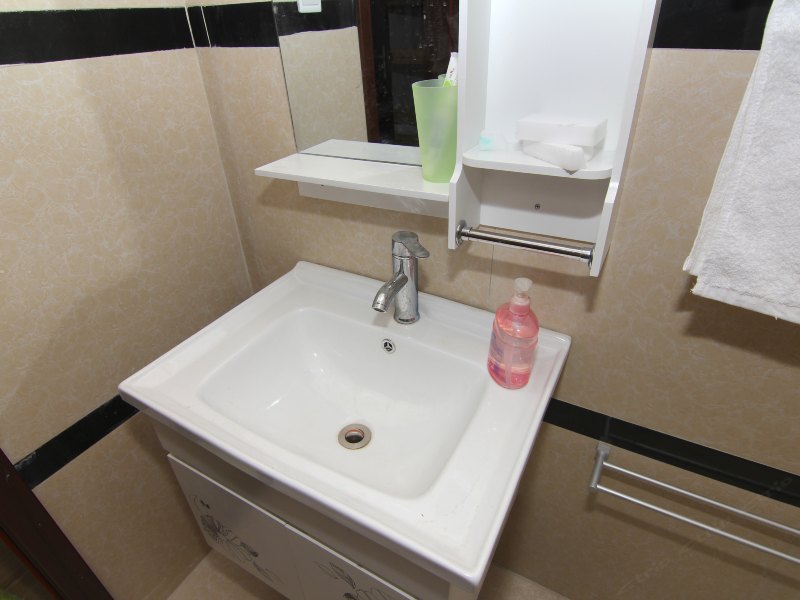 hotelPic
