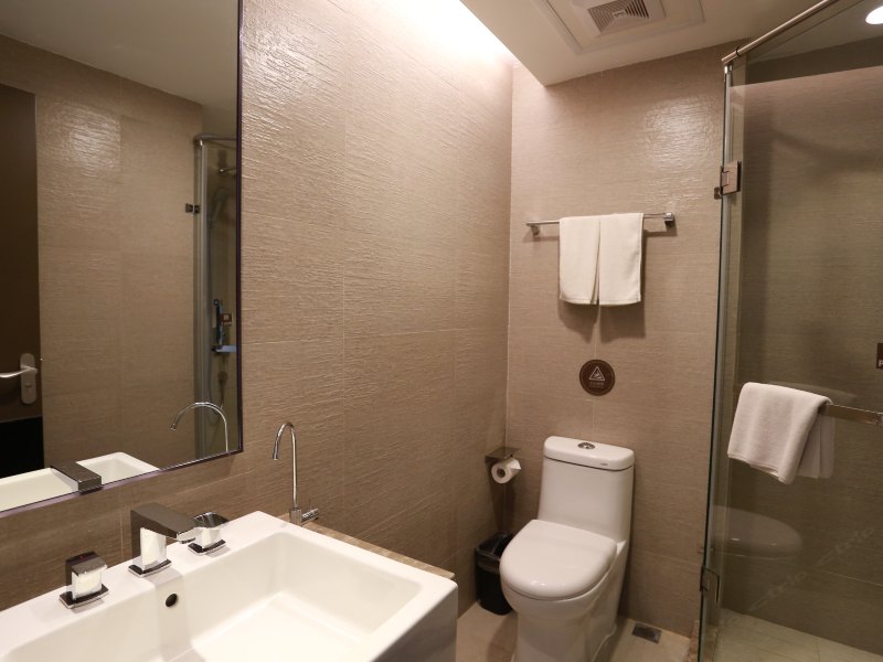 hotelPic
