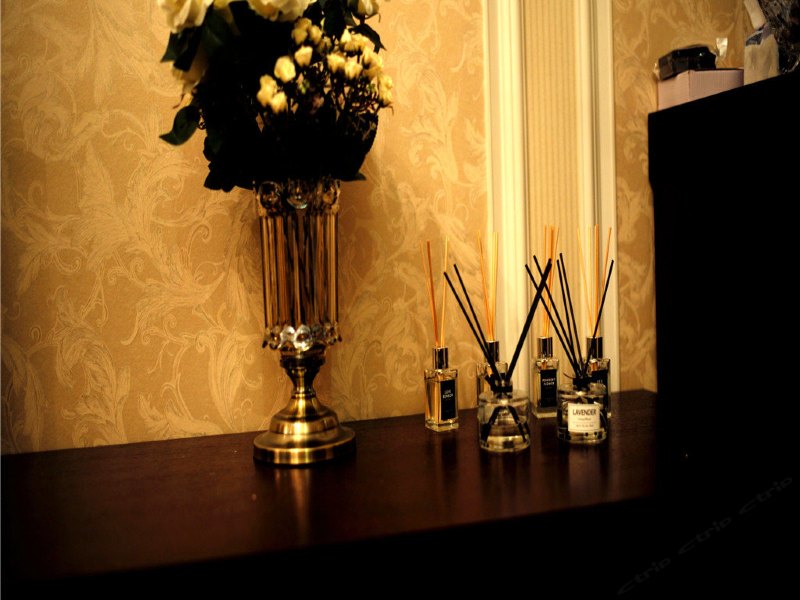 hotelPic